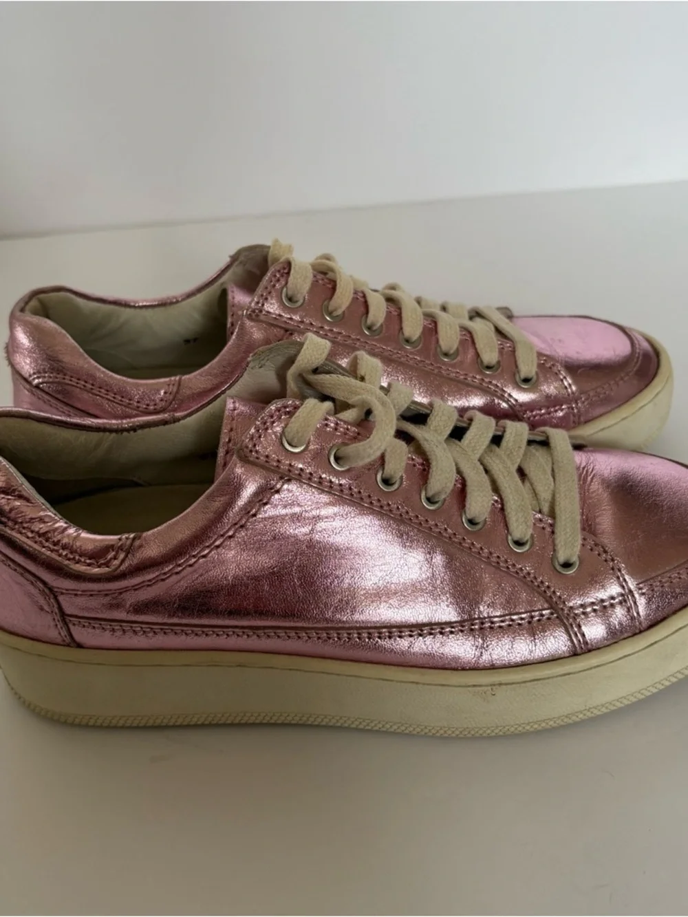 Free People LETTERMAN SNEAKER Pink Metallic Leather 7 Trendy Preppy Comfy Skater